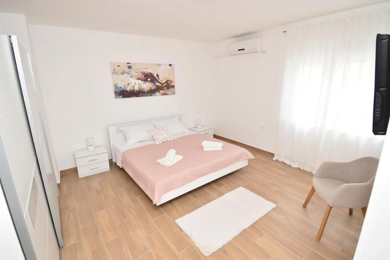 Apartments Ivan Zadar