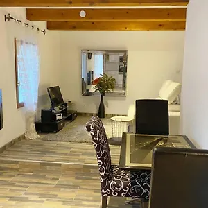 calme-dans-maison-de-village-60m2-super-confort.fr-provencehotel.com/
