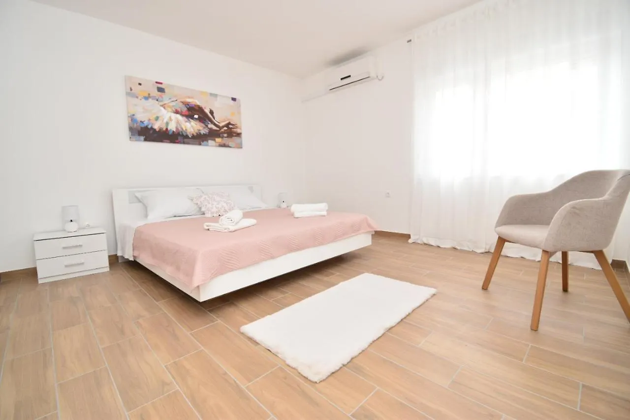 Apartments Ivan Zadar